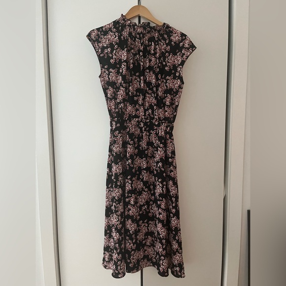 Banana Republic chiffon midi dress - Picture 1 of 3
